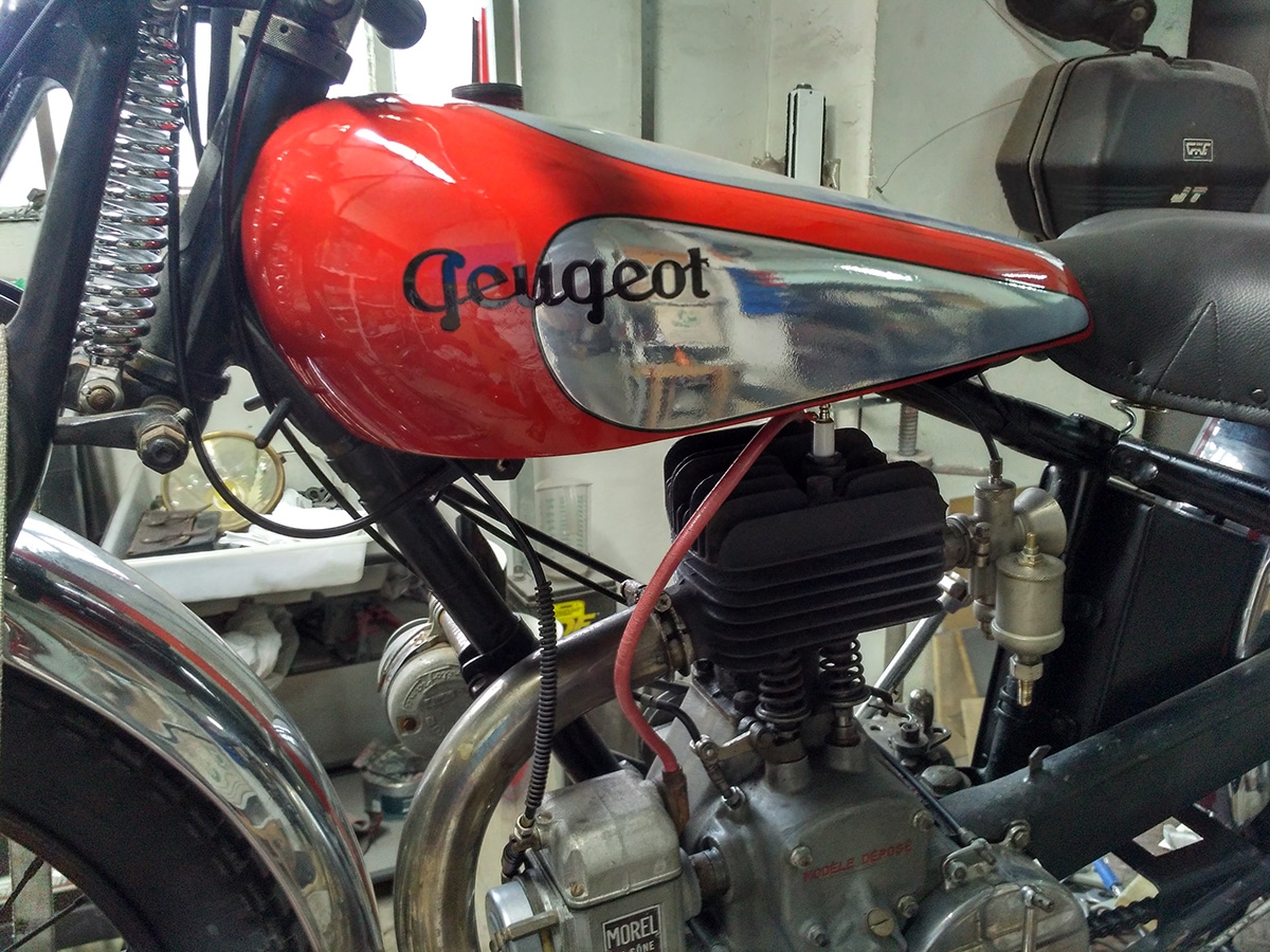 Moto Peugeot P110 GL