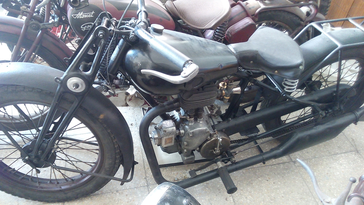 Moto Peugeot P209